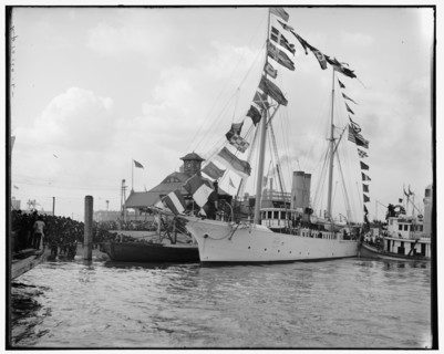 Mardi Gras, arrival of Rex on U.S.S. Galveston, New Orleans, La., c1900. Creator: Unknown.