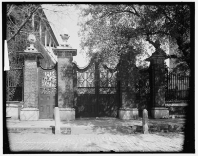 Charleston gate, Charleston, S.C., c1907. Creator: Unknown.
