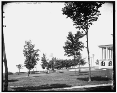 The New Arlington Hotel, Petoskey, Mich., between 1890 and 1901. Creator: Unknown.