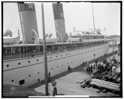 Arnold's Dock, Mackinac, Mich., c1908. Creator: Unknown.