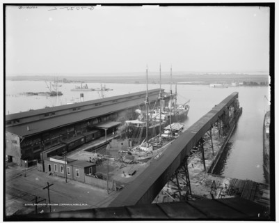 Southern Railway terminals, Mobile, Ala., between 1900 and 1915. Creator: Unknown.