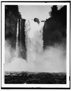 Snoqualmie Falls, Washington, between 1890 and 1901. Creator: Unknown.