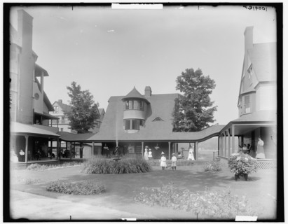 Wentworth Hall and cottages, Jackson, N.H., between 1890 and 1901. Creator: Unknown.