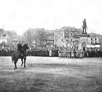 'Notre entrée a Colmar; Les generaux de Castelnau et Hirschauer passant devant...', 1918. Creator: Unknown.