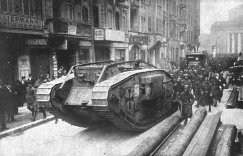 'La Nouvelle Europe; la guerre civile a Berlin; du 5 au 11 janvier 1919 a Berlin; un tank..., 1919. Creator: Unknown.