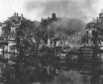 ''Verdun avant la guerre et a present; Le bombardement de la ville basse', 1916. Creator: Unknown.