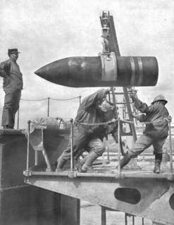 'La Bataille de la Somme; L'obus de 400: Preparation de l'action sur le front francais..., 1916. Creator: Unknown.