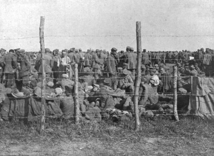 'La Bataille de la Somme; L'enclos ou les prisonniers de la premiere journee d'offensive..., 1916. Creator: Unknown.