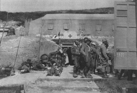 ''La Bataille de la Somme; Blesses allemands au poste d'evacuation', 1916. Creator: Unknown.