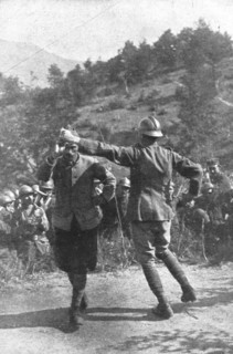 ''Sur le front d'orient; Soldats grecs celebrant par des danses la victoire franco-grec...', 1918. Creator: Unknown.