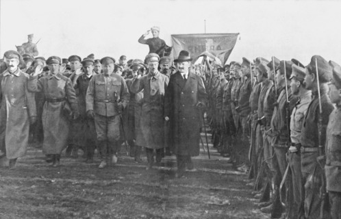 ''La Fin de Trois Empires; Dans la Russie des Soviets..., 1918. Creator: Unknown.