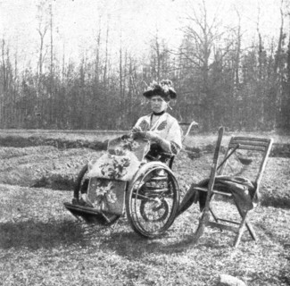 ''Les Romanof a Tsarskoie-Selo; L'imperatrice, en fauteuil roulant, travaille a un ouvrage..., 1917. Creator: Unknown.