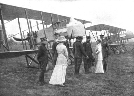 ''Chez nos allies Belges; Des aviateurs belges recoivent la visite et les felicitations..., 1915. Creator: Unknown.