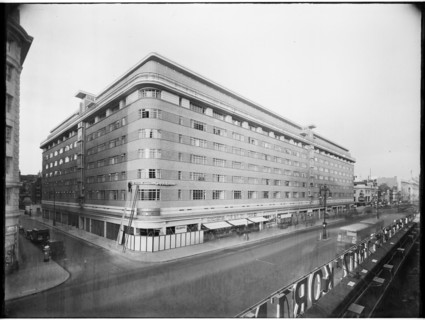 Mount Royal Hotel,  508 - 540 Oxford Street, Marylebone, Westminster, London, mid 20th century. Creator: Herbert Felton.