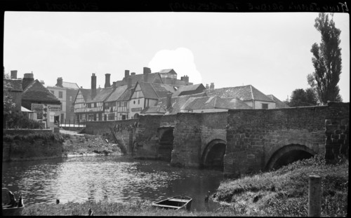 King John's Bridge, Tewkesbury, Gloucestershire, 1940-1948. Creator: Ethel Booty.