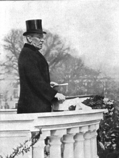 'L'Etat de Guerre aux Etats-Unis; Le president Wilson, un mois auparavant, le 5 mars 1917... Creator: Unknown.