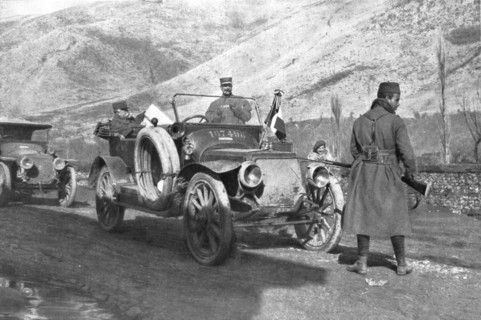 'Esclave de la Consigne!; le general Sarrail, en inspection sur le front de Macedoine..., 1917. Creator: Unknown.