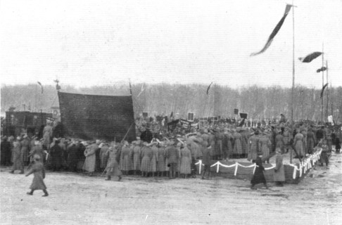 'Les Funerailles des Morts de la Revolution; Les delegations et leurs bannieres l'enclos...,1917. Creator: Unknown.