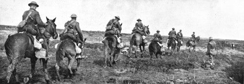 'Sur le front occidental: la prise de la Crete de Vimy; La cavalerie legere canadienne..., 1917. Creator: Unknown.