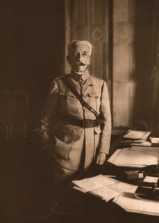 'Nos Grands Chefs; Le general Lyautey, ministre de la guerre', 1917. Creator: Unknown.