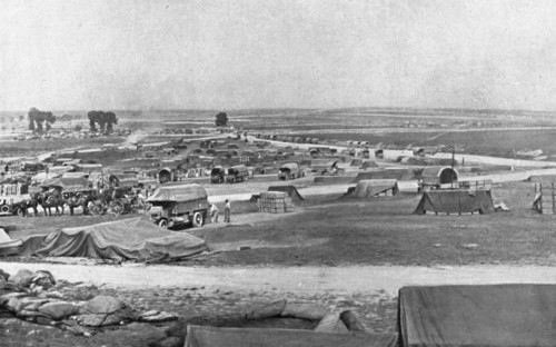 'Preparatifs d'offensive; Vue d'ensemble d'un depotde munitions sur le front, avec..., 1917. Creator: Unknown.