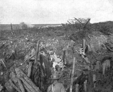 'Du 16 au 30 avril 1917; Une position allemande du plateau de Craonne, apres le pilonnage..., 1917. Creator: Unknown.