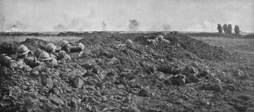 'L'Attaque du 5 mai 1917 sur le Chemin des Dames; La sortie, par petits groupes, des..., 1917. Creator: Unknown.
