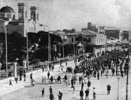 'Les Evenements de Grece; Le 13 juin: nos detachements d'infanterie dans les rues du Piree..., 1917. Creator: Unknown.