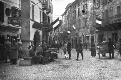 Inter-allied Support; The men get acquainted with their new temporary quarters, 1917. Creator: Pelanda.
