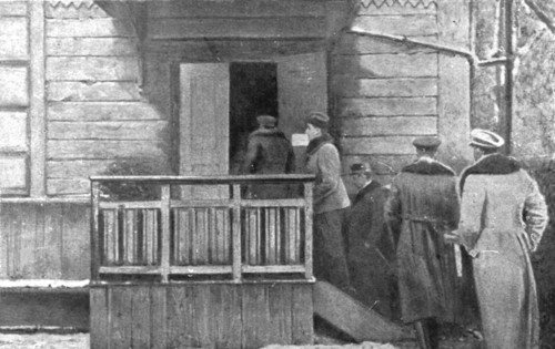 Dissolution of the Eastern Front; Entrance of delegates to the building ..., 1917. Creator: Unknown.