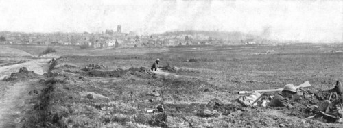 'Dans la Bataille; La defense a l'Est d'Amiens: lignes d'infanterie francaise devant Villers..., 191 Creator: Unknown.