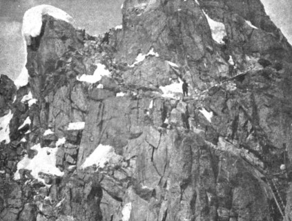 'Sur le front Italien; Dans la region du Tonale: un poste d'acces difficile', 1918. Creator: Unknown.