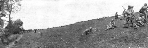'La Replique de Foch: Au Sud-ouest de Soissons; progression d'infanterie, entre Longport..., 1918. Creator: Unknown.