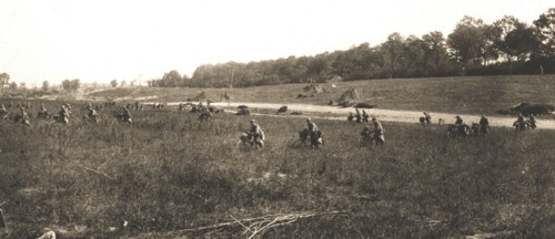'A l'est de Montdidier; la poursuite de l'ennemi en direction de Lassigny et de Roye..., 1918. Creator: Unknown.