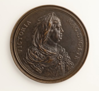 Medal of Victoria, Grand Duchess of Tuscany: Triumph of Venus with a Pearl (image 1 of 2), 1683. Creator: Massimiliano Soldani.