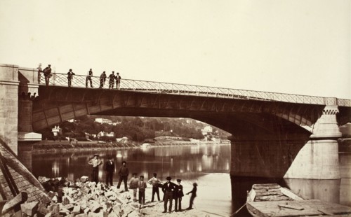 Bridge & Workers (Pont De La Mulatiere), Printed 1856 circa. Creator: Edouard Baldus.