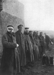 'Notre offensive du 15 decembre 1916; Les Allemands occupant la ferme des Chambrettes se defendirent Creator: Unknown.