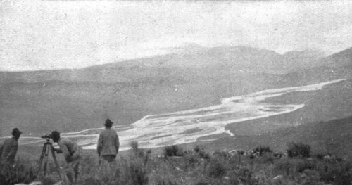 'les Italiens en Albanie ; A l'ouest de Valona: la vallee de la riviere Vojussa don’t les Autrichien Creator: Unknown.