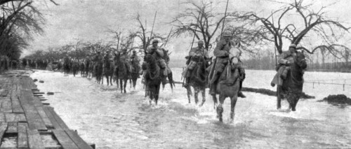 'L'Arret du repli allemand; Aux abords de la Fere, apres le 21 mars: un detachement de cavalerie sur Creator: Unknown.