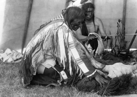 Hu Kalowa Pi-Removes the covering, c1907. Creator: Edward Sheriff Curtis.
