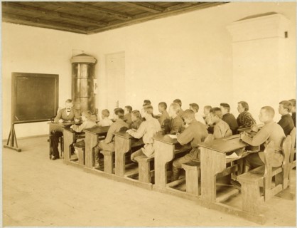 Top floor. I class, 1898. Creator: Unknown.
