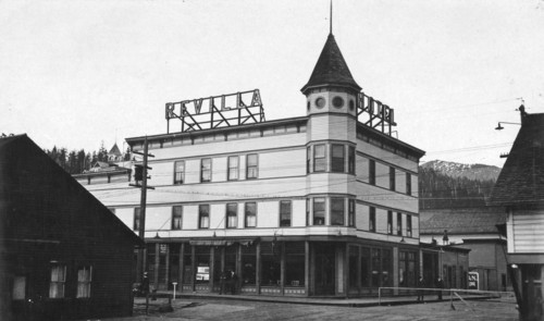 Revilla Hotel, between c1900 and c1930. Creator: Unknown.