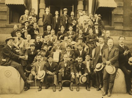 Newspaper correspondents and artists at Portsmouth, 1905. Creator: Unknown.