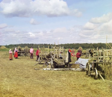 Haying, near rest time [Russian Empire], 1909. Creator: Sergey Mikhaylovich Prokudin-Gorsky.