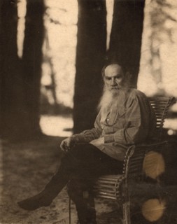 L.N. Tolstoi, in Iasnaia Poliana, 1908. Creator: Sergey Mikhaylovich Prokudin-Gorsky.