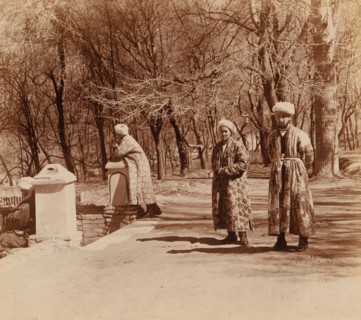 Mullahs in Shakh-i Zindeh, Samarkand, between 1905 and 1915. Creator: Sergey Mikhaylovich Prokudin-Gorsky.