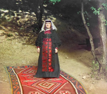 Georgian woman, between 1905 and 1915.  Creator: Sergey Mikhaylovich Prokudin-Gorsky.