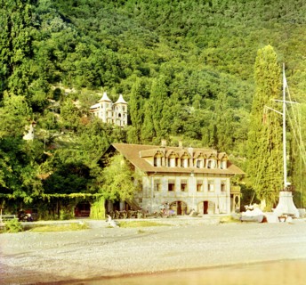 Gagra: from the wharf, between 1905 and 1915. Creator: Sergey Mikhaylovich Prokudin-Gorsky.