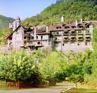 Gagra: view of Prince Oldenburg's palace from the wharf, between 1905 and 1915. Creator: Sergey Mikhaylovich Prokudin-Gorsky.