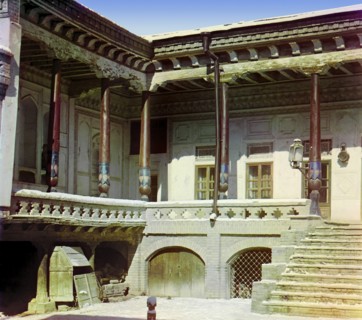 In the courtyard of a Sart home, on the outskirts of Samarkand, between 1905 and 1915. Creator: Sergey Mikhaylovich Prokudin-Gorsky.